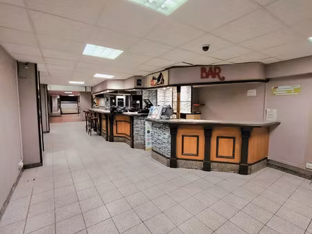 location commerce 7 pièces 212 m² à antibes (06160)