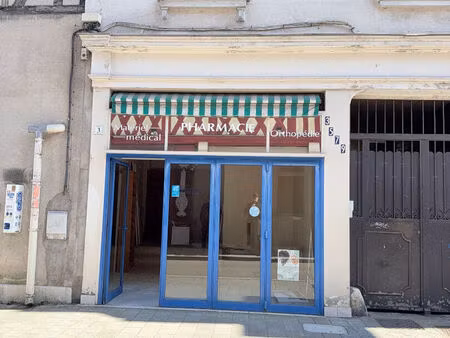 local commercial  25.35 m2