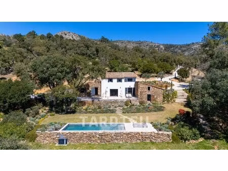 bergerie au cœur de la nature