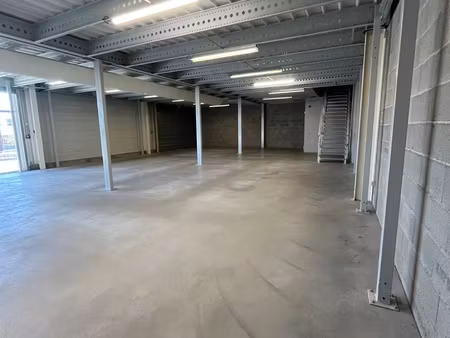 location commerce 400 m² à davézieux (07430)
