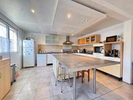 vente maison 7 pièces 235 m² à vaux-en-amiénois (80260)  172 000 €