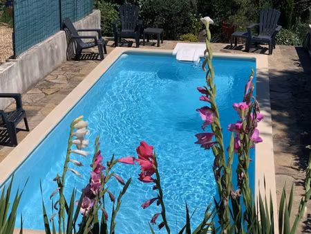 jolie maison de village avec piscine et vue