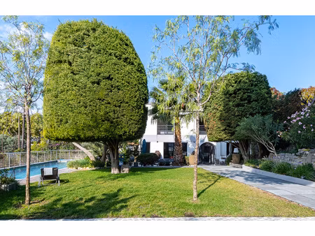 superbe maison 217m2  piscine garage  roucas - endoume