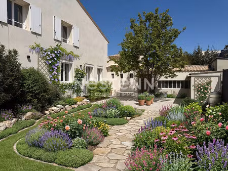 gardanne centre ville-maison 4 pièces d'une surface de 135 m2 avec une grande remise et ja