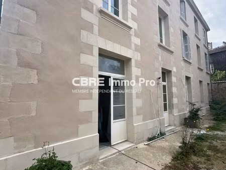 location local professionnel 436m²