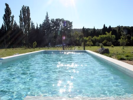 propriété de trois habitations