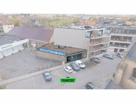 commercieel te koop in staden