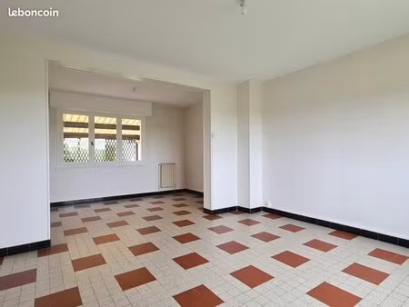 bapaume  au calme  maison 3 chambres garage et jardin  vues sur les champs et sur le jardi