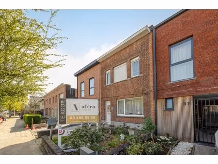 gezellige woning met 2 slaapkamers en grote tuin