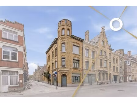 unieke herenwoning in het centrum van ieper – wonen en/of ondernemen