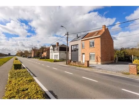 halfopen woning met zicht op schipdonkkanaal en velden