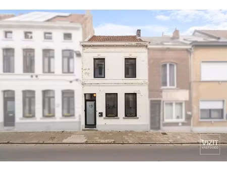 instapklare en karaktervolle woning in centrum ninove!