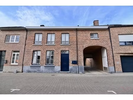 opbrengsteigendom bestaande uit twee ruime appartement en autostaanplaats