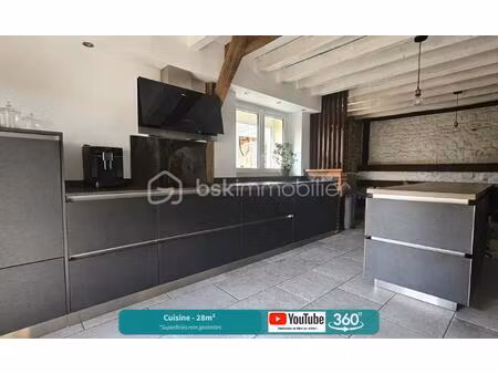 maison traditionnelle de 236 m² à ouzouer-le-marche