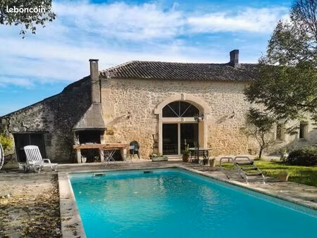 maison 5 pièces 196 m²
