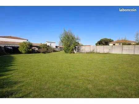 terrain 930 m² saint medard en jalles