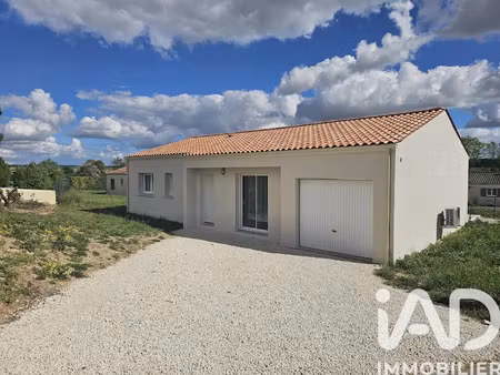 vente maison 5 pièces 97 m² à les eglises-d'argenteuil (17400)  231 000 €