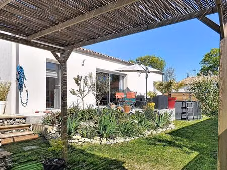 maison de plain-pied de 2023 -107 m2 - 4 chambres - jardin paysagé - classe énergie a - ga