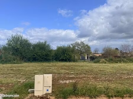 terrain 713 m² tecou