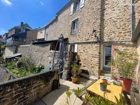 maison 7 pièces 90 m²