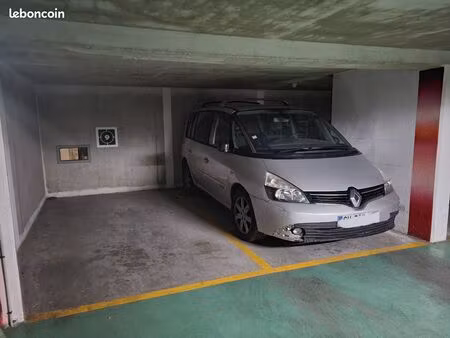 lot de deux emplacements de parking