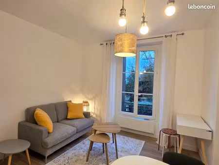 appartement 2 pieces - centre ville - rueil - refait à neuf