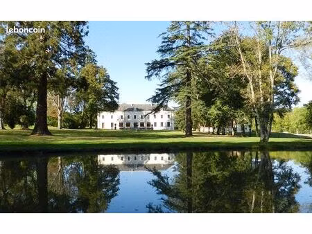 domaine d’exception sur 13 ha – ancienne abbaye du xiie transformée en château – un havre 