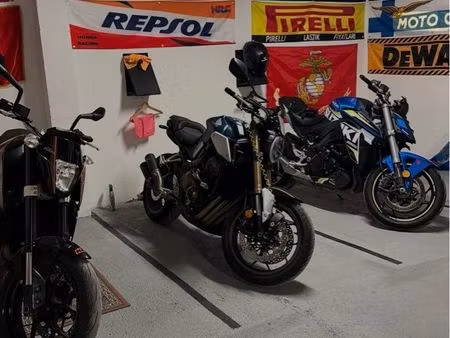 place de parking  garage moto - vidéo surveillance