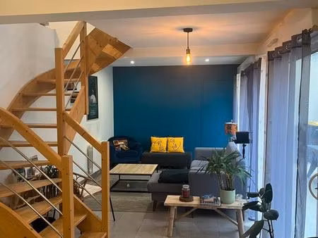 a louer - jolie maison hyper centre laval + parking