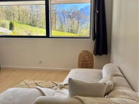 sous-location t2 avec jardin + vue montagnes