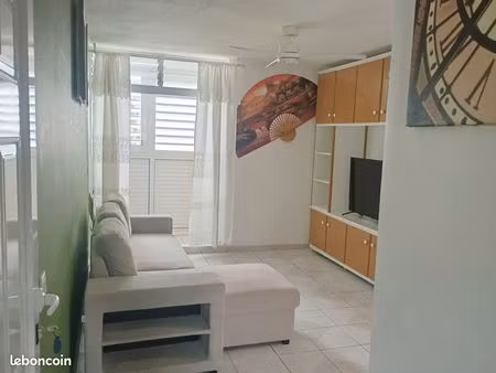 a louer aux abymes  appartement t3 meublé