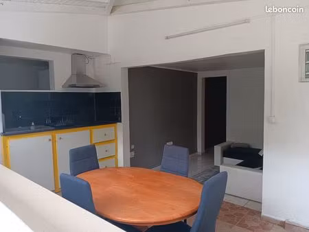 location longue durée d'un t3 à sainte-anne guadeloupe