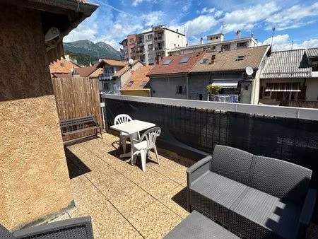 joli t2 avec grande terrasse – calme et agréable