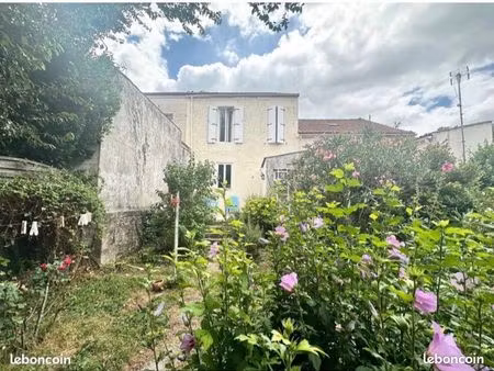 maison 3ch + jardin - rive droite - dpe d - dispo 01/06