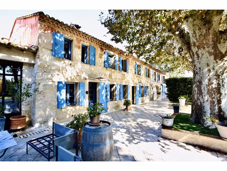 splendide mas 600 m2 hab  sur 5ha  piscine 20/4  box chevaux ...