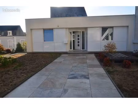 a louer : appartement 4 pièces  128 m2