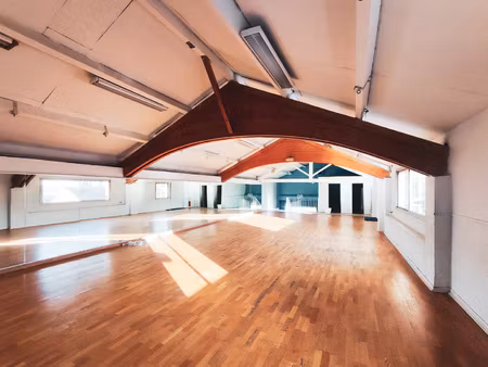 location local commercial 500m² aix en provence 90ème