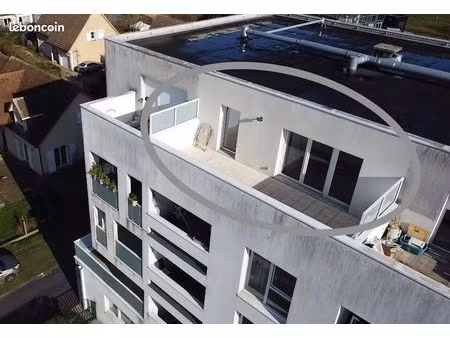 f2 avec terrasse de 18m2 résidence acadia - mont saint aignan