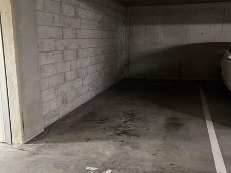 location place de parking souterrain