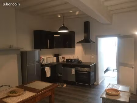 appartement dans maison de village bien lire l'annonce