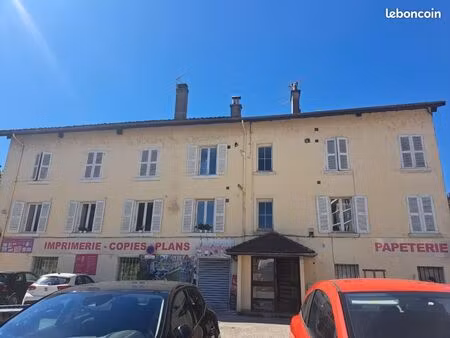 studio 1 pièce 17 m²