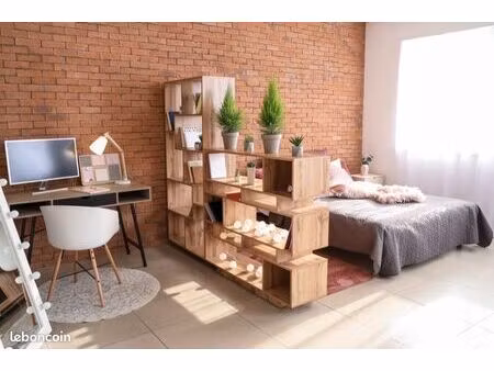 studio rénové et meublé dispo rapidement