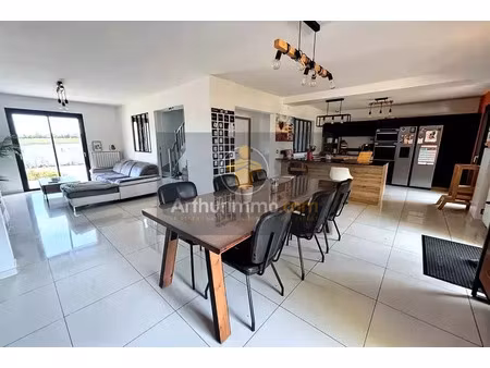 vente maison 8 pièces 160 m2 à coubert