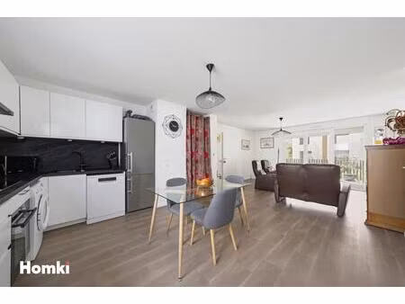 t3 avec terrasse idéalement situé