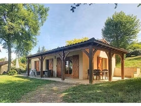 maison dans un village de vacances à gourdon