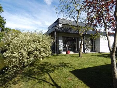 magnifique maison d'architecte de 150m2 avec son gîte de 53m2  sur un terrain de 2 369m2