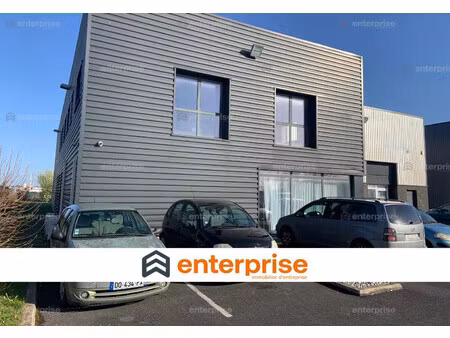 location local commercial