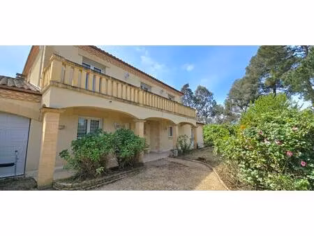 maison individuelle de standing  avec piscine et double garage