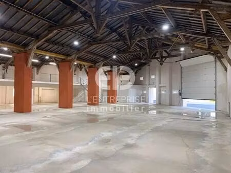 location entrepôt 800 m²