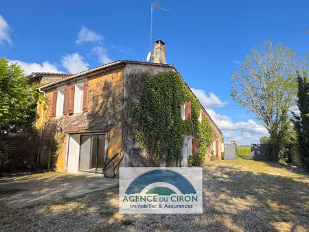maison de charme avec vaste jardin et piscine